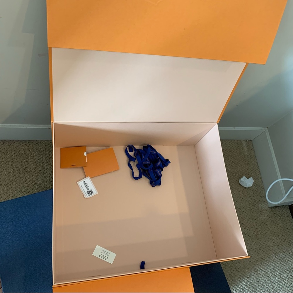 Large Louis Vuitton Box - Picture 5 of 7